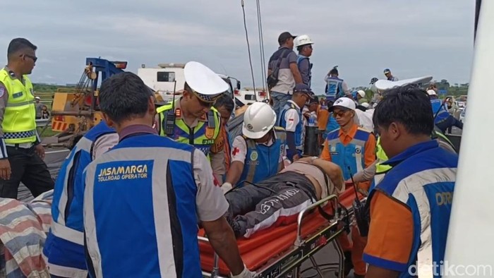 Ini Identitas Korban Kecelakaan Maut di Tol Batang