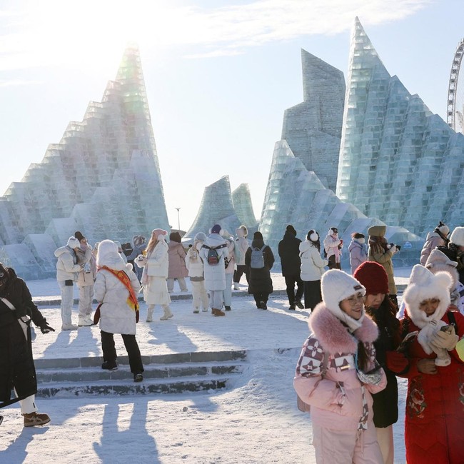 Festival Es Terbesar Dunia Sambut Wisatawan Musim Dingin