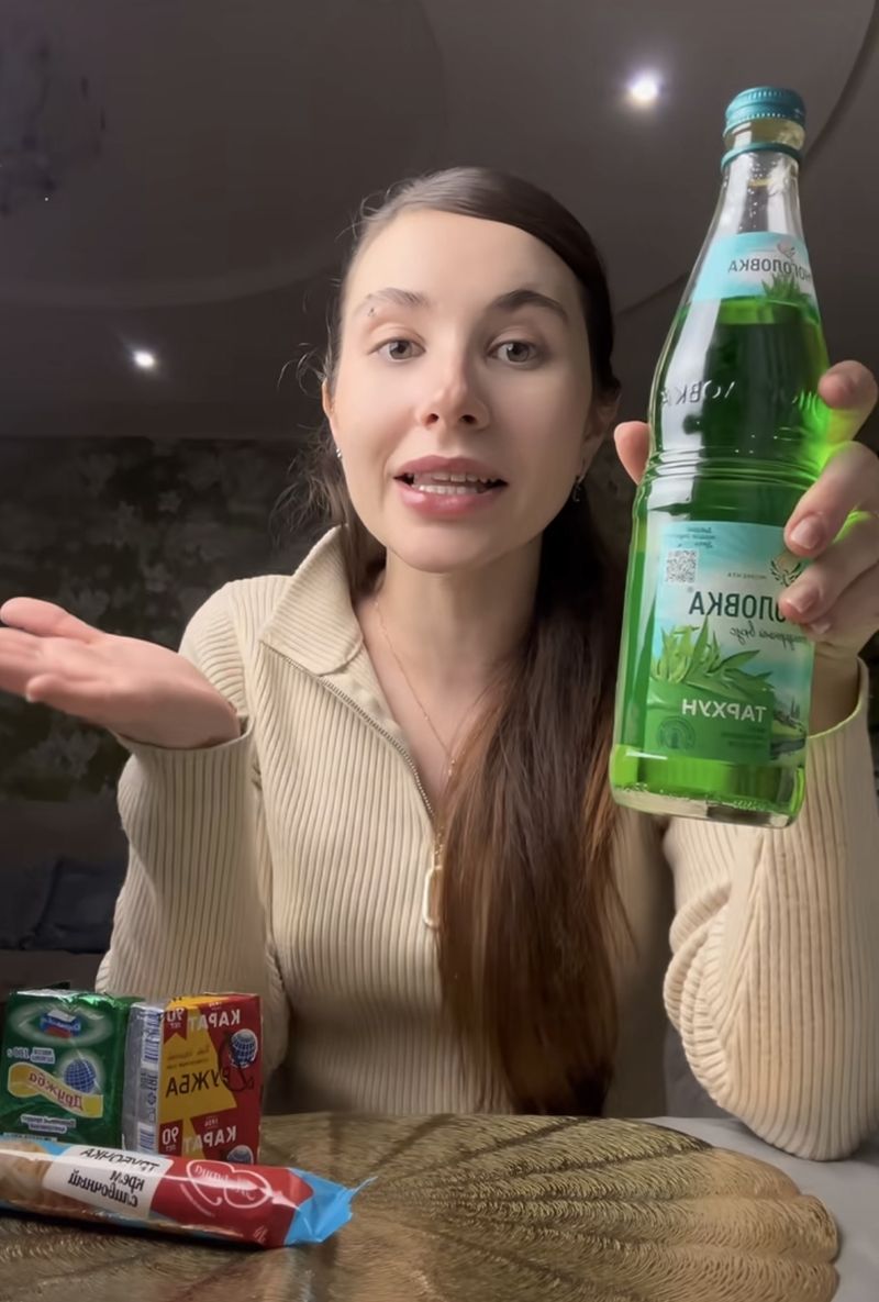 TikToker Rusia Girang Bisa Jajan Camilan Jadul dari Era Uni Soviet