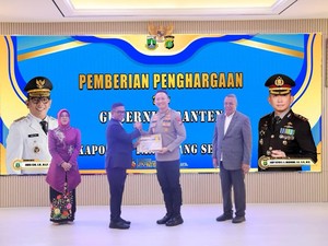 Program CETAR-Siskamling Bawa Kapolres Tangsel Terima Penghargaan Gubernur Banten