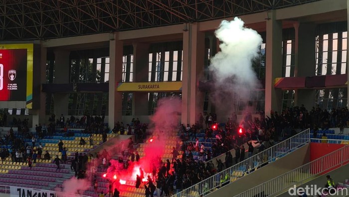 Suporter Kecewa Rapor Merah Persis, Desak Ada Revolusi Manajemen