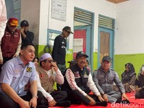 Mensos Kunjungi Korban Banjir Banjar, Sampaikan Ada Bantuan Selama 3 Bulan