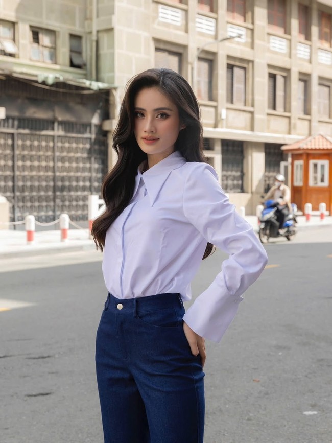 Di tengah pendidikannya, Huynh sempat mengambil cuti satu semester pada Mei lalu untuk mengikuti ajang Miss World 2025, dan berhasil masuk Top 40. Foto: Instagram/@huynhtranynhi.1806