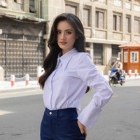 Di tengah pendidikannya, Huynh sempat mengambil cuti satu semester pada Mei lalu untuk mengikuti ajang Miss World 2025, dan berhasil masuk Top 40. Foto: Instagram/@huynhtranynhi.1806