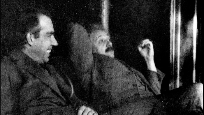 Ketika Einstein Kalah Debat Teori dengan Niels Bohr