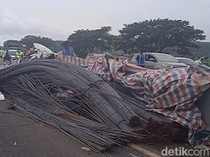 Muatan Besi 55 Ton Timpa Mobil di Tol Batang, Polisi Periksa Truk-Kondisi Jalan