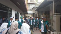 Kawasan Wisata Religi Sunan Ampel Surabaya menjadi titik transit dan pemusatan jemaah napak tilas NU sebelum diberangkatkan menuju Jombang. (Foto: Raihan Mahendra/detikJatim)