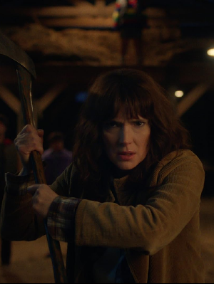 Pesona Winona Ryder di Stranger Things, Cetar Banget Bunuh Vecna!