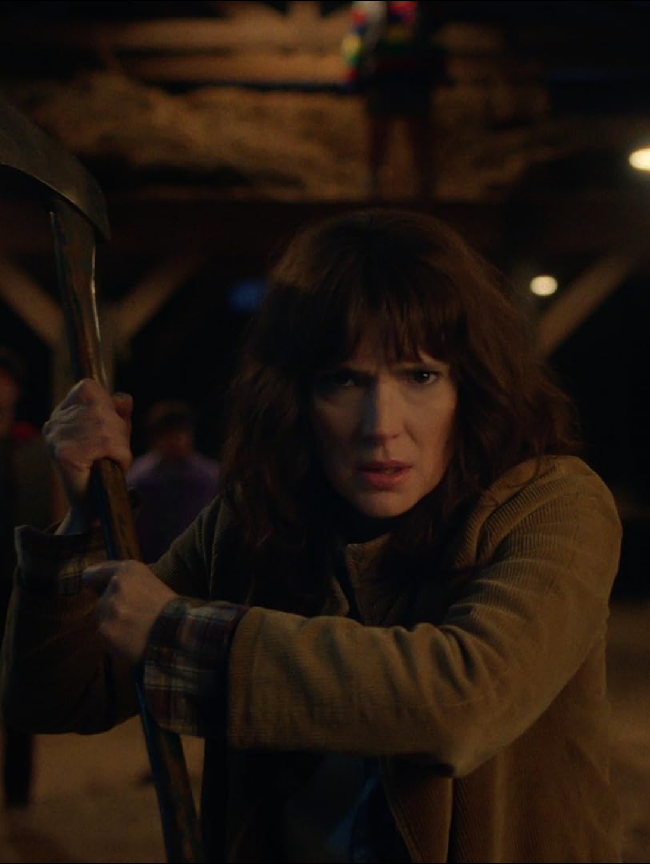 Pesona Winona Ryder di Stranger Things, Cetar Banget Bunuh Vecna!