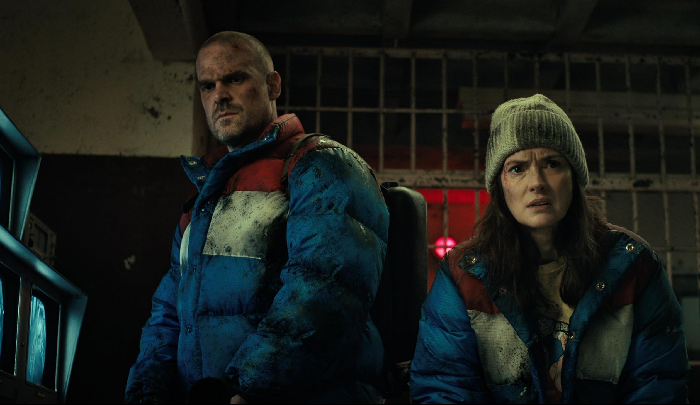 Pesona Winona Ryder di Stranger Things, Cetar Banget Bunuh Vecna!