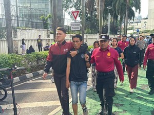 Polisi Tangkap 2 Copet yang Beraksi di CFD Bundaran HI