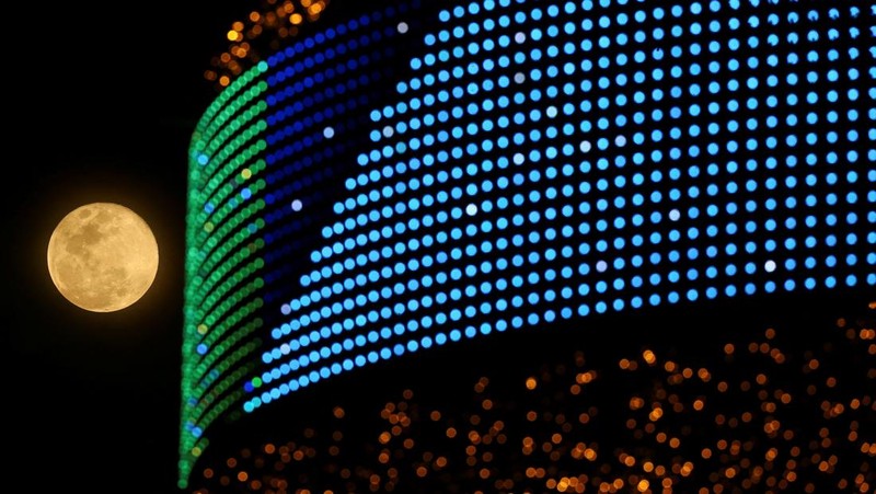 Wolf Moon, the first supermoon of 2026, rises over San Salvador, El Salvador, January 3, 2026. REUTERS/Jose Cabezas