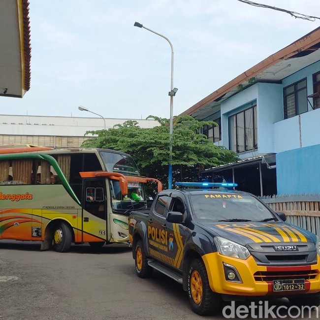 Kedatangan Rombongan Napak Tilas NU di Pelabuhan Ujung Surabaya