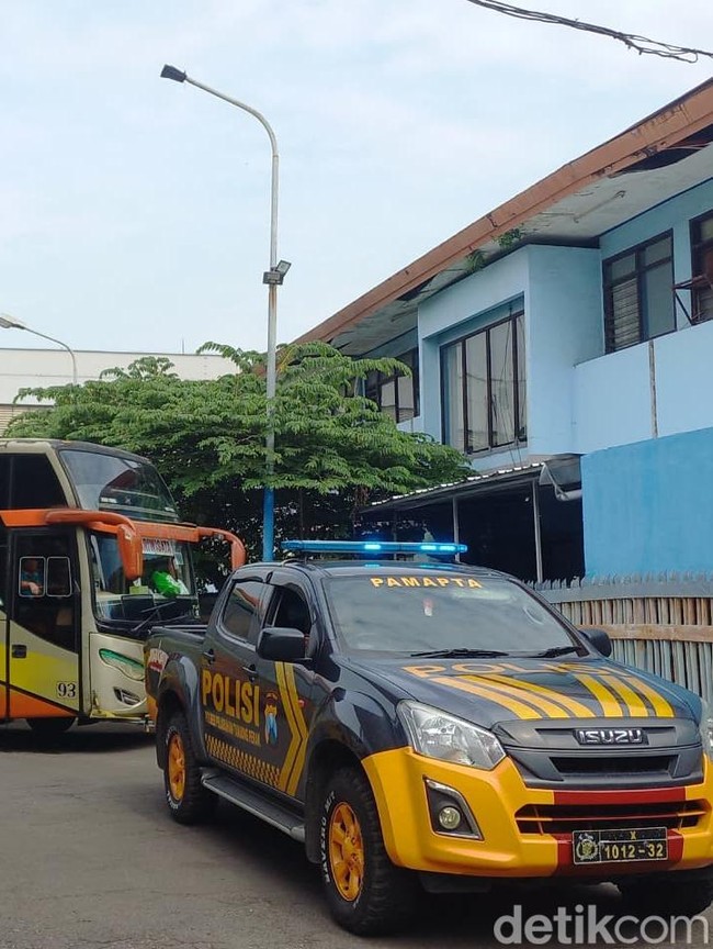Kedatangan Rombongan Napak Tilas NU di Pelabuhan Ujung Surabaya