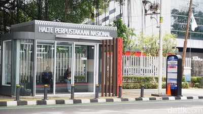 Wajah Baru Halte Perpusnas, Kini Lebih Nyaman dan Sejuk