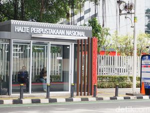 Wajah Baru Halte Perpusnas, Kini Lebih Nyaman dan Sejuk
