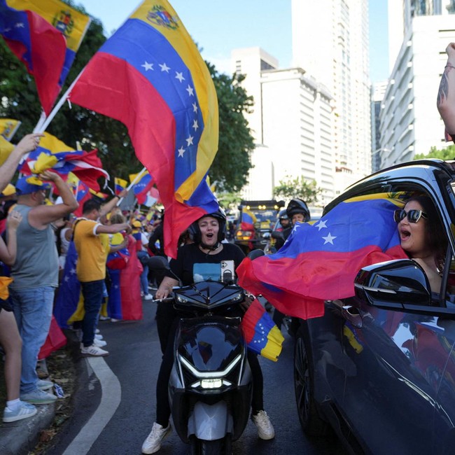 Warga Venezuela Rayakan Penangkapan Presiden Maduro