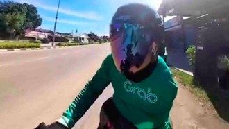 Kisah Pria 1 Tangan Jadi Ojol untuk Biaya Pernikahan Bikin Salut Netizen