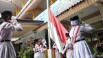 Antusias Hari Pertama Sekolah, SDN 03 Kelapa Gading Timur Gelar Upacara