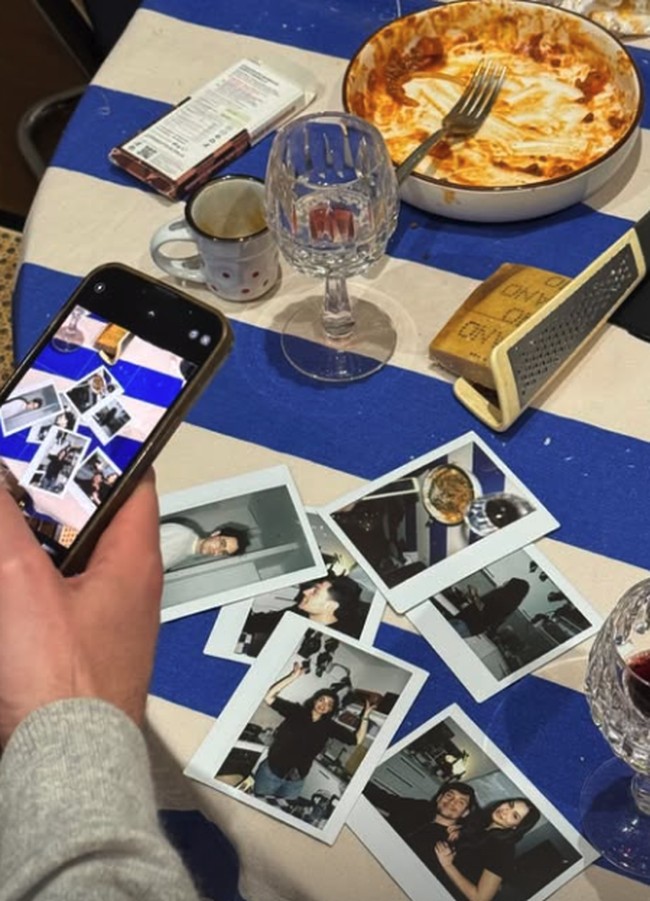 Tidak ketinggalan Valerie Thomas yang liburan bersama sang kekasih di Italia. Foto: Dok. Instagram