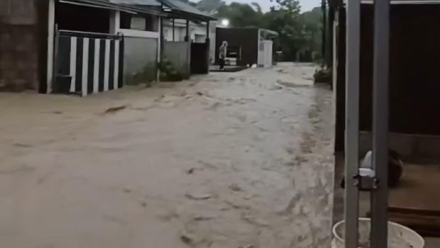 Banjir di Green Pamengkang Kabupaten Cirebon.