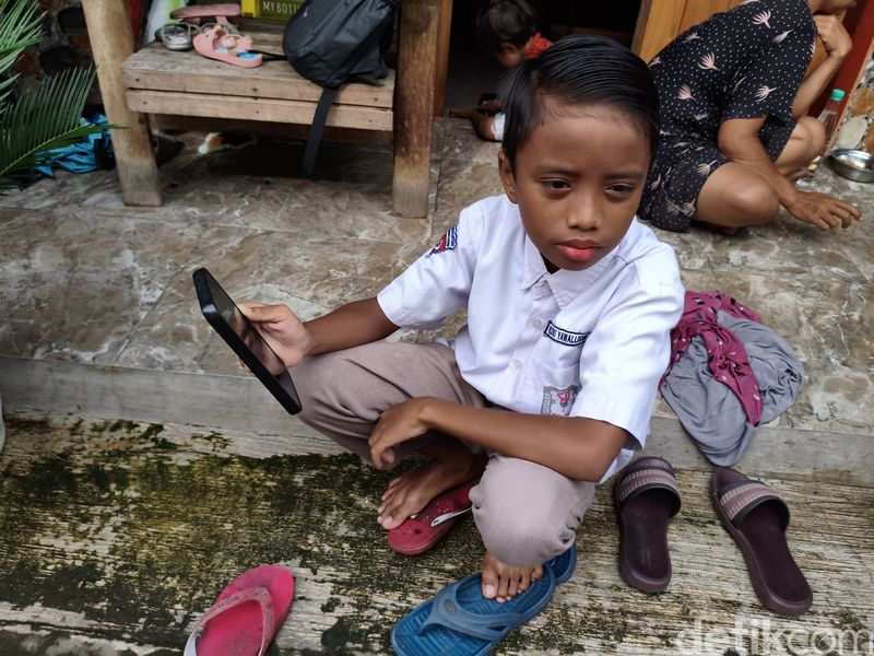 Banjir merendam sekolah di Sidoarjo