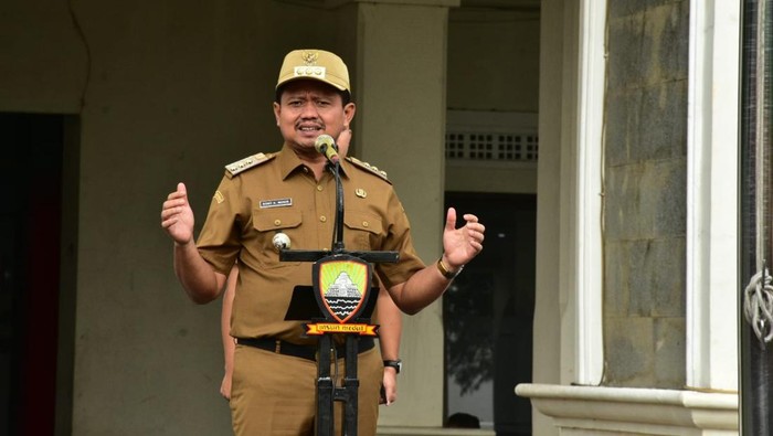 Bupati Sumedang Dony Ahmad Munir