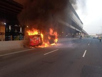 Sempat Bikin Macet, Ternyata Ini Penyebab Bus Terbakar di Tol Japek