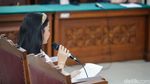 Ditulis Dari Balik Jeruji, Laras Faizati Sampaikan Pleidoi di Sidang Lanjutan