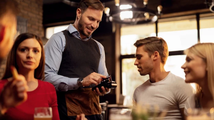 Orang Tua Ini Minta Split Bill Usai Undang Pacar Anaknya Makan Bareng