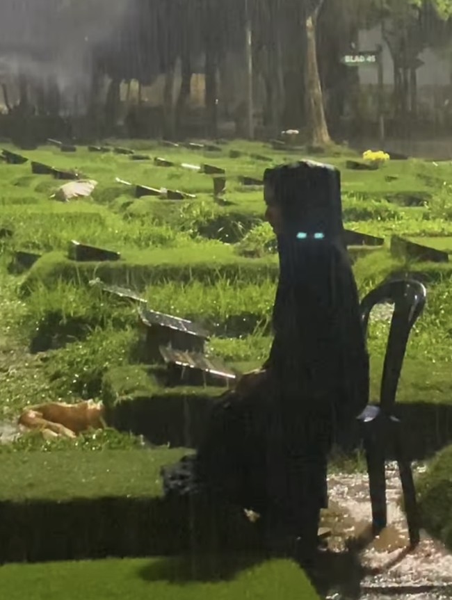 Hujan Deras Temani Karina Ranau Ungkap Rindu di Makam Epy Kusnandar