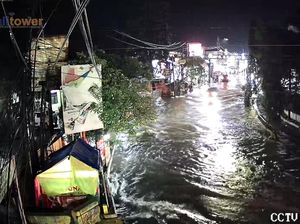 Banjir Rendam Sejumlah Ruas Jalan di Cirebon, Lalu Lintas Sempat Tersendat