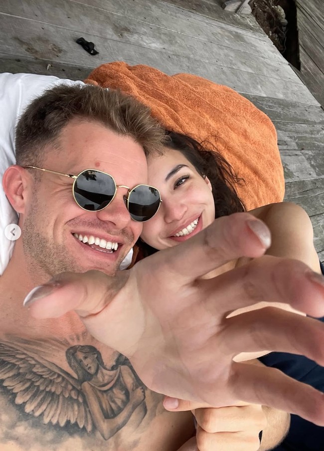 Foto-foto mesra kebersamaan Manohara dan Hansen tampak beberapa kali menghiasi laman Instagram pria pemilik lebih dari 300 ribu pengikut di Instagram itu. Foto: Instagram/@thekristianhansen