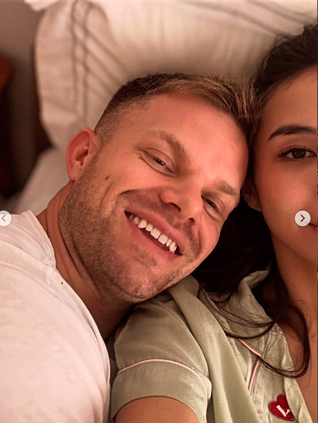 Sementara Kristian Hansen dikenal sebagai seorang YouTuber penjelajah alam asal Denmark. Meski berasal dari luar negeri, namun Hansen telah lama cukup akrab dengan Indonesia. Di akun Instagramnya ia kerap membagikan foto-foto dan video saat menjelajah alam Indonesia. Foto: Instagram/@thekristianhansen