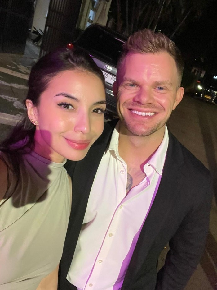 Manohara dan Kristian Hasen, youtuber asal Denmark go public.