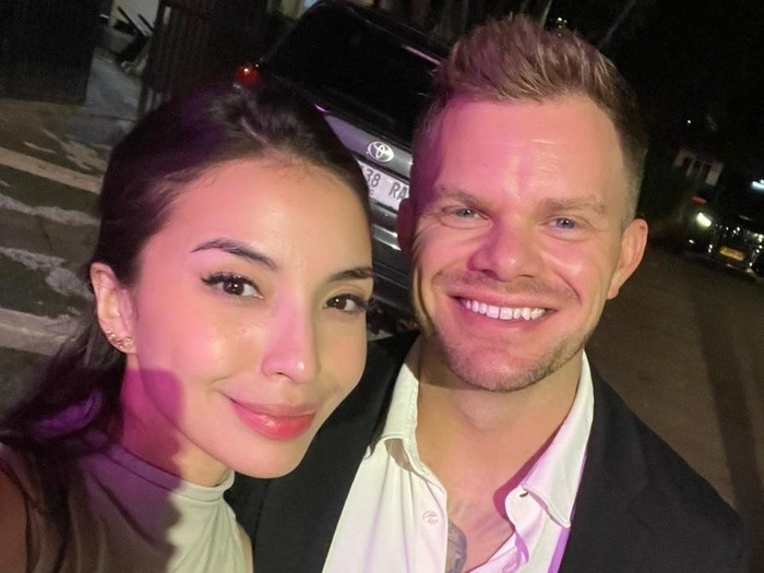 Manohara dan Kristian Hasen, youtuber asal Denmark go public.