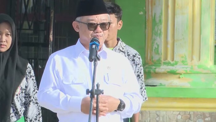 Saat Mendikdasmen Buka Hari Pertama Sekolah di Aceh Tamiang