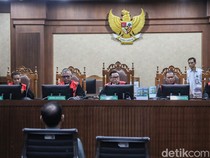Agustina Wilujeng Titip 3 Nama Pengusaha ke Nadiem di Pengadaan Chromebook