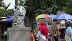 Patung Macan Putih di Kediri yang Viral Terus Didatangi Warga