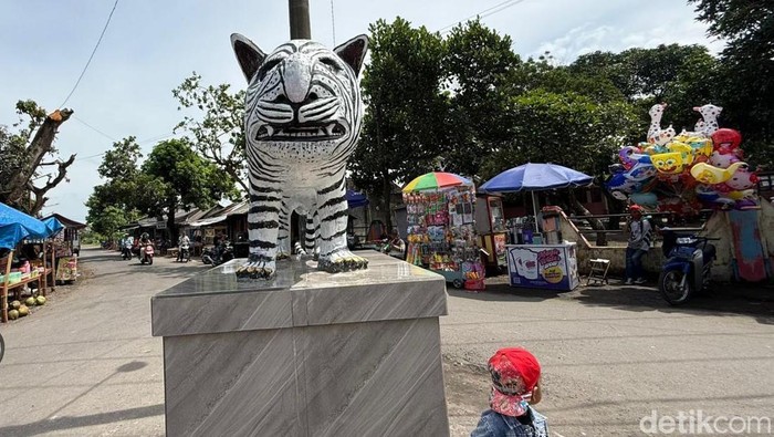 Patung Maccan Putih di Kediri mulai ramai dikunjungi warga