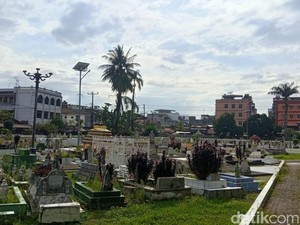 Orang-orang yang Boleh Dimakamkan di Areal Masjid Raya Al Mashun Medan