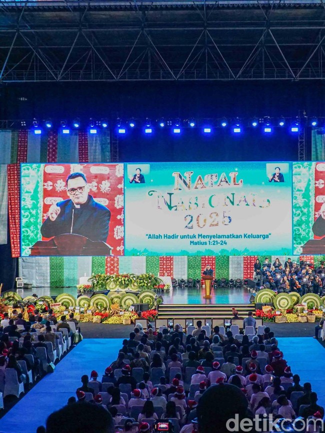 Natal Nasional 2025, Ribuan Jemaat Padati Tenis Indoor Senayan
