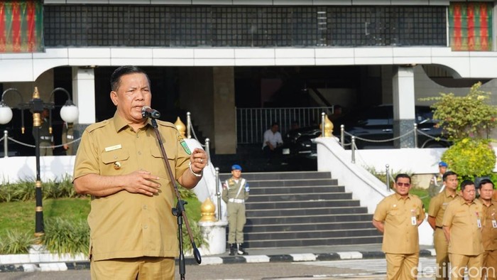 Plt Gubernur Riau Minta Tak Ada Lelang Proyek Cegah Pembengkakan Anggaran