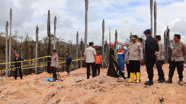 Polda Riau mengecek lokasi ledakan pipa gas di Kabupaten Indragiri Hilir (Inhil)