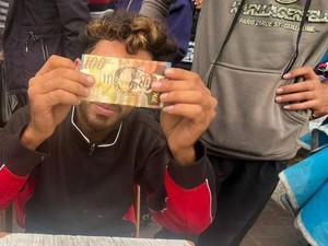 Potret Ekonomi Gaza dari Tukang Reparasi Uang Rusak