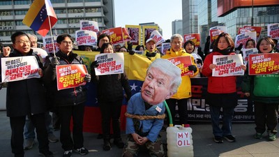 Protes Anti-Trump Menggema di Seoul, Aktivis Kecam Aksi AS di Venezuela