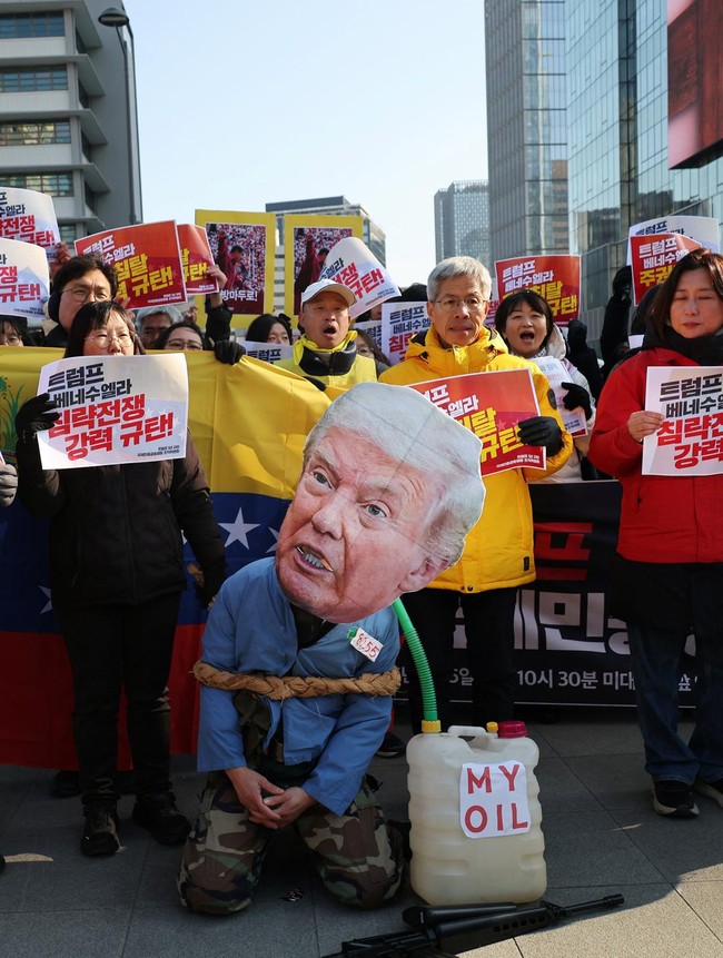 Protes Anti-Trump Menggema di Seoul, Aktivis Kecam Aksi AS di Venezuela
