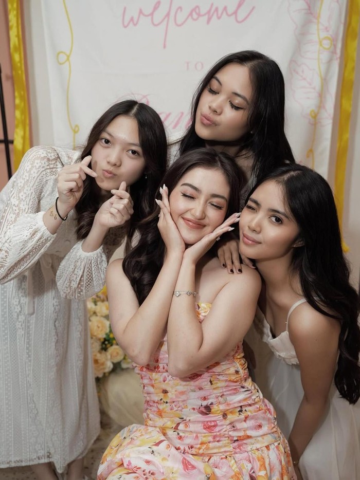 Serunya... Ranty Maria Gelar Bridesmaid Proposal Jelang Menikah