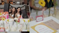Ranty Maria memanjakan para bridesmaid dengan hadiah, treatment, dan bersenang-senang sambil main games. Foto: Instagram @rantymaria