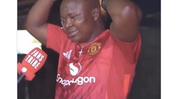 Fans MU saat ini melihat klub kesayangan musim ini. Foto: Screenshot X